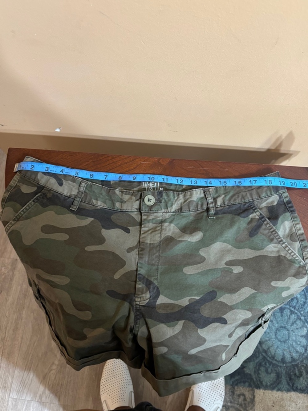 Time and Tru Camo Cargo Shorts Size 18 - Picture 6 of 6